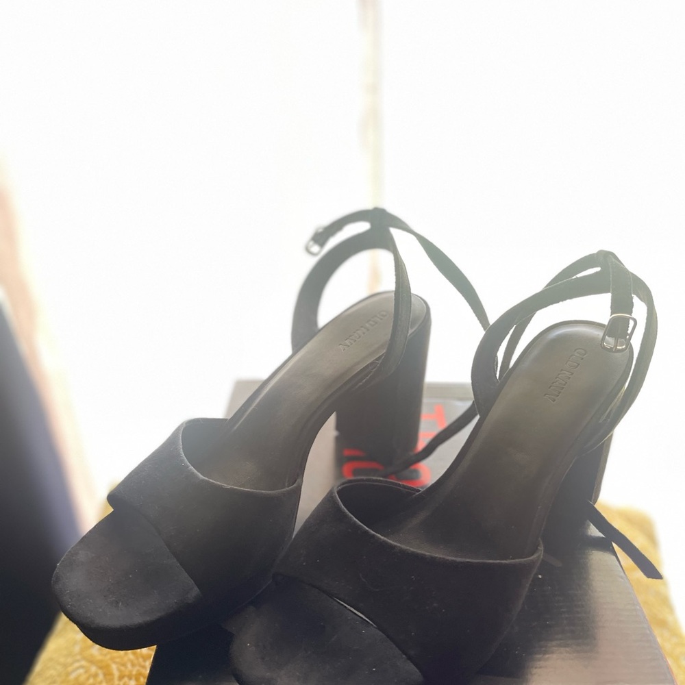 Chic Black Platform Sandals